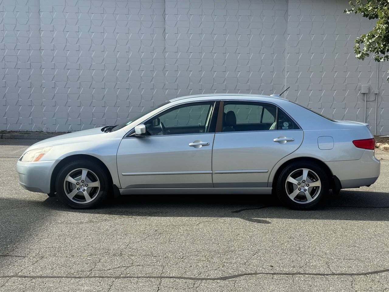 Used 2005 Honda Accord Hybrid Sedan image 5