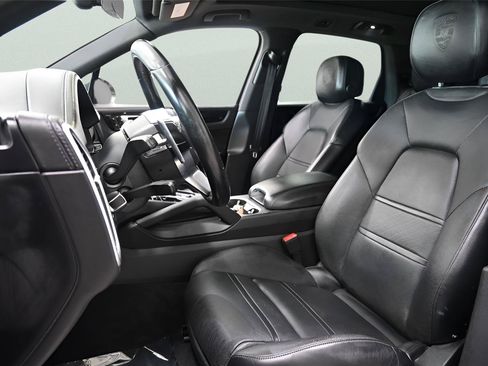 Used 2019 Porsche Cayenne S AWD/4WD image 12