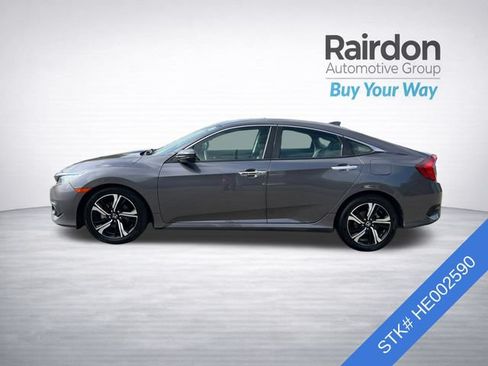 Used 2017 Honda Civic Touring image 4