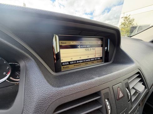 Used 2011 Mercedes-Benz E 350 Cabriolet image 25