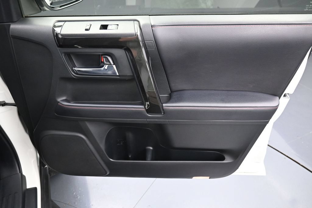 Used 2021 Toyota 4Runner Venture w/ Moonroof Package AWD/4WD image 37