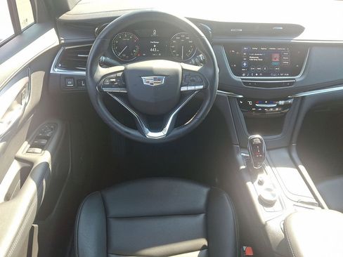 Certified 2025 Cadillac XT6 Luxury AWD/4WD image 21