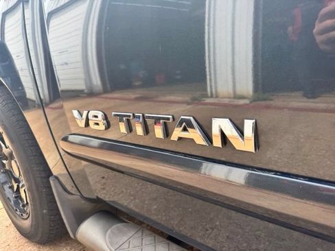 Used 2013 Nissan Titan SV w/ SV Premium Utility Pkg RWD image 11