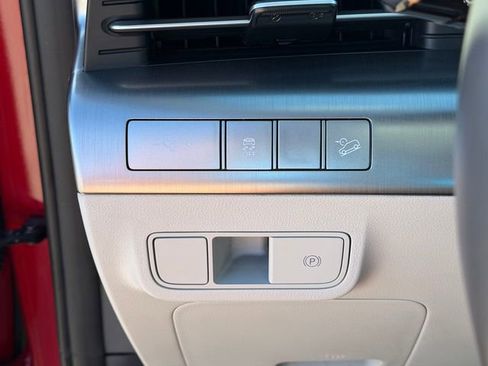 Used 2024 Hyundai Kona SEL FWD image 12