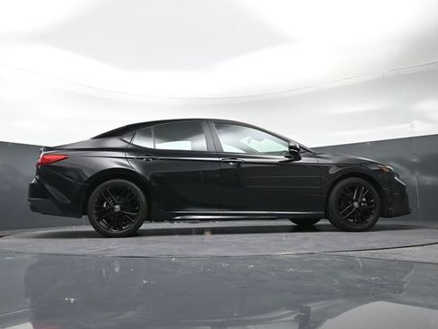 Used 2025 Toyota Camry SE image 35