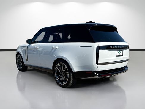 Used 2025 Land Rover Range Rover SE image 3