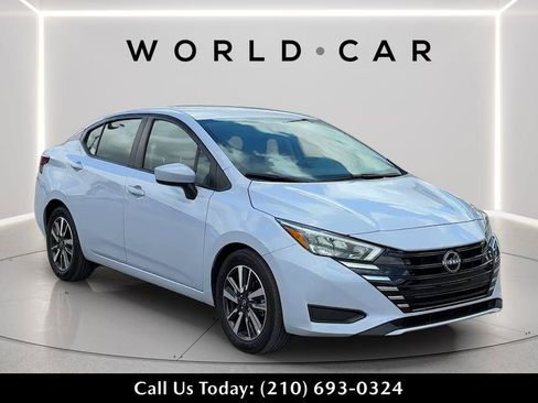 Used 2025 Nissan Versa SV FWD image 1