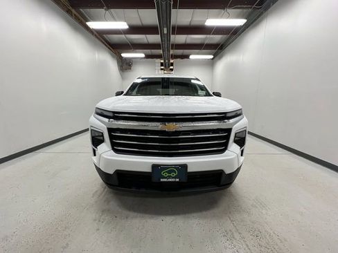 Certified 2026 Chevrolet Traverse LT AWD/4WD image 3