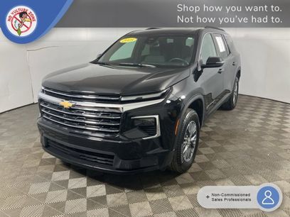 Used 2025 Chevrolet Traverse LT