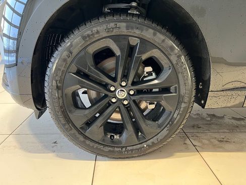 New 2025 Jaguar F-PACE R-Dynamic S image 9