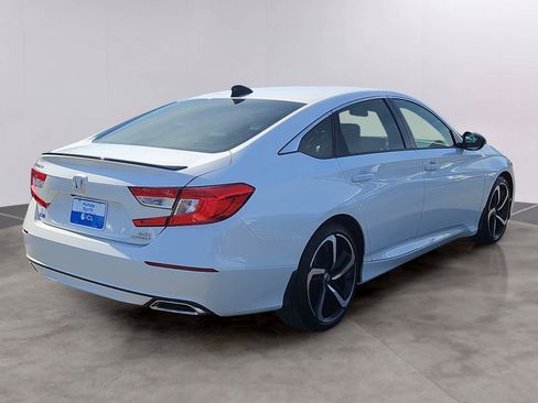 Used 2021 Honda Accord Sport image 4