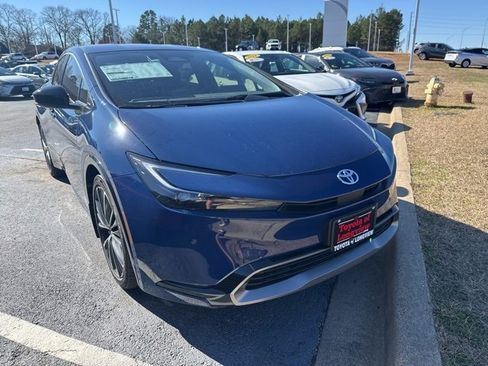 Used 2026 Toyota Prius XLE image 1