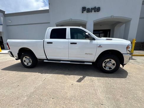 Used 2020 RAM 2500 Tradesman w/ Chrome Appearance Group AWD/4WD image 2