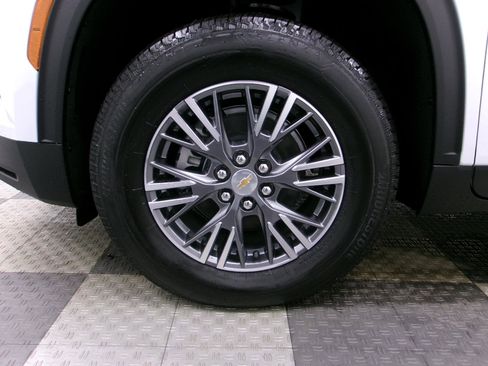 New 2026 Chevrolet Traverse LT w/ Driver Confidence Package image 18