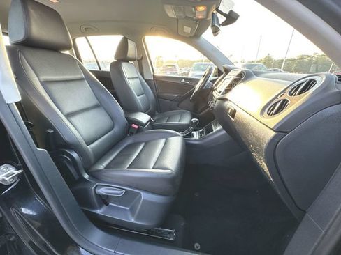 Used 2017 Volkswagen Tiguan S AWD/4WD image 27