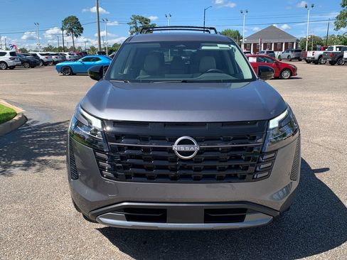 New 2026 Nissan Pathfinder SL FWD image 4