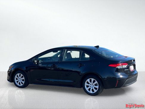 Certified 2025 Toyota Corolla LE FWD image 5