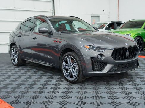 Used 2021 Maserati Levante Trofeo AWD/4WD image 13