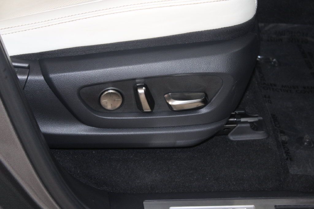 Used 2024 Lexus LX 600 4WD w/ Luxury Package image 28