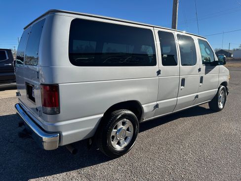 Used 2006 Ford E-150 and Econoline 150 RWD image 6