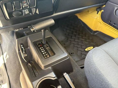Used 2006 Jeep Wrangler X AWD/4WD image 40