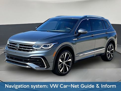 Used 2024 Volkswagen Tiguan SEL R-Line AWD/4WD image 3