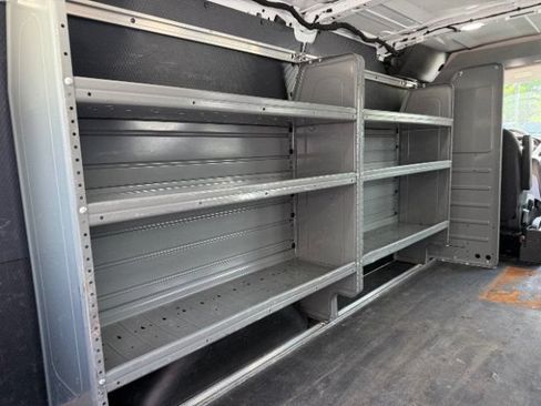 Used 2019 Ford Transit 250 130 Low Roof RWD image 19