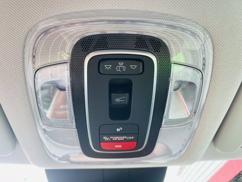 Used 2024 Hyundai Kona Limited AWD/4WD image 31
