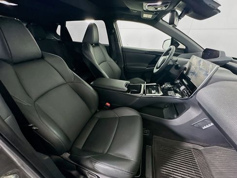 Used 2023 Toyota bZ4X XLE image 31