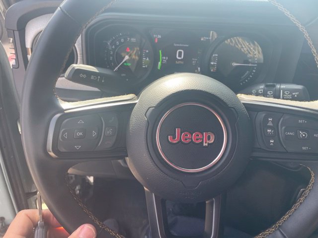 Used 2024 Jeep Wrangler Unlimited w/ Convenience Group AWD/4WD image 20