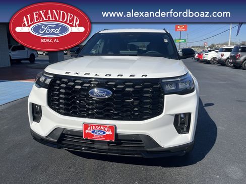 New 2026 Ford Explorer ST-Line w/ ST-Line Street Pack image 5