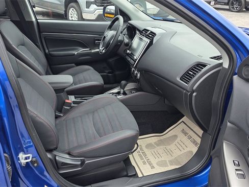 Used 2025 Mitsubishi Outlander Sport SE image 6
