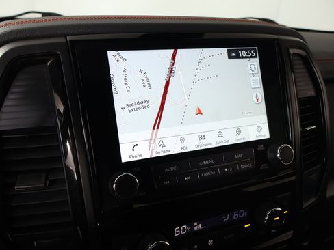 Used 2021 Nissan Titan PRO-4X w/ Pro-4x Convenience Package AWD/4WD image 7