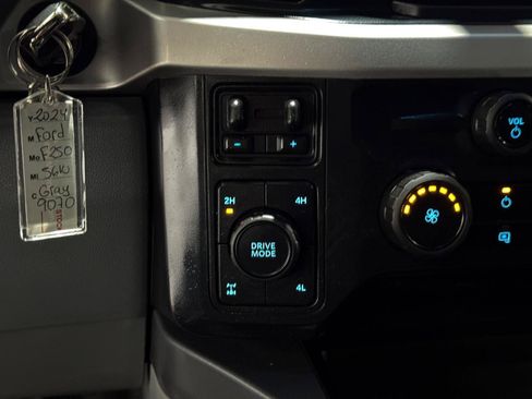 Used 2024 Ford F250 XLT AWD/4WD image 25