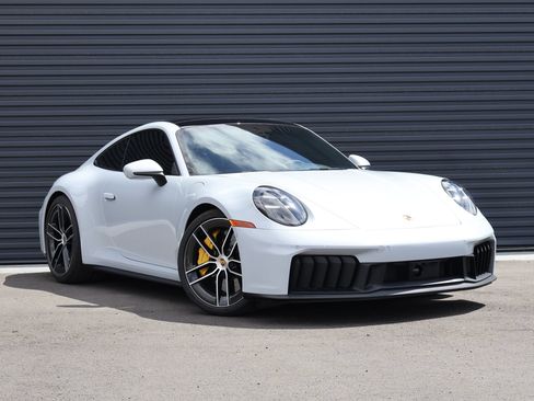 Certified 2025 Porsche 911 Carrera 4 GTS AWD/4WD image 36