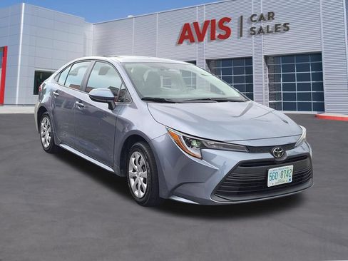Used 2025 Toyota Corolla LE FWD image 3