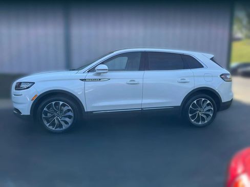 Used 2021 Lincoln Nautilus Reserve image 2