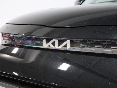 Used 2025 Kia Soul LX w/ LX Technology Package FWD image 12