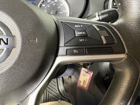 Used 2022 Nissan Versa S FWD image 24