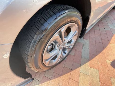 Certified 2024 Honda Accord EX image 27