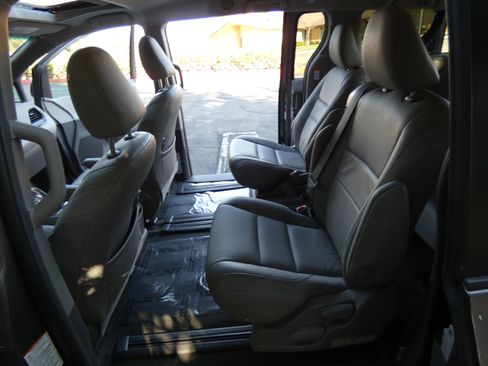 Used 2017 Toyota Sienna XLE image 45