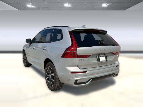 Used 2023 Volvo XC60 T8 Plus w/ Climate Package AWD/4WD image 3