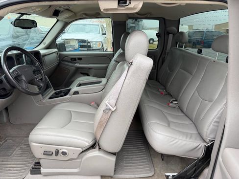 Used 2004 GMC Sierra 3500 SLT w/ Heavy-Duty Power Package image 14