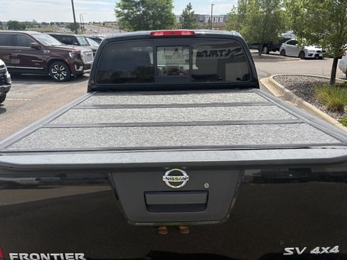 Used 2016 Nissan Frontier SV AWD/4WD image 3