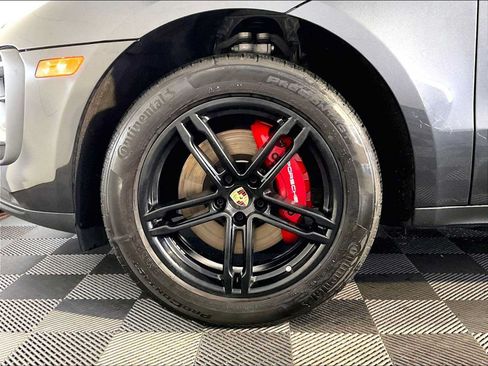 Certified 2024 Porsche Macan AWD/4WD image 11