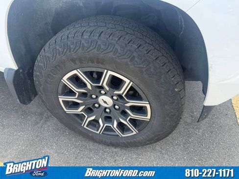 Used 2023 Chevrolet Colorado Z71 w/ Z71 Convenience Package 2 AWD/4WD image 10