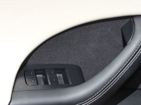 Used 2023 Tesla Model X Plaid image 12