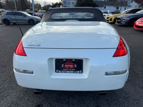 Used 2006 Nissan 350Z Touring image 9