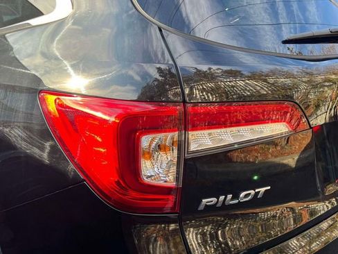 Used 2022 Honda Pilot Touring image 7