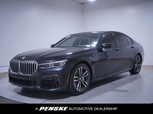 Used 2022 BMW 740i w/ M Sport Package image 1